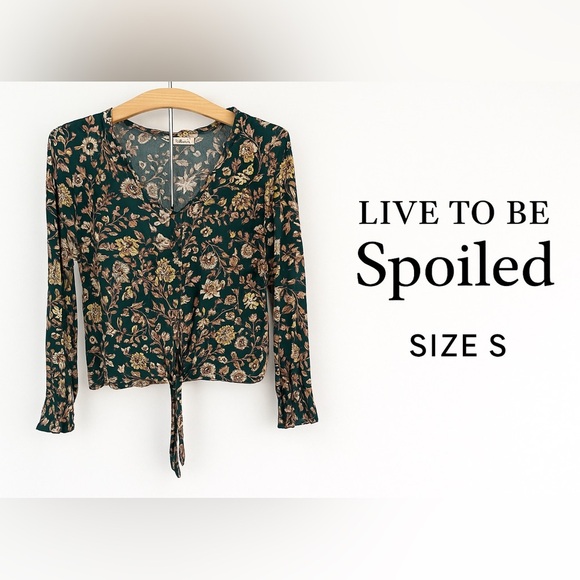 Live To Be Spoiled Green Floral Button Front Tie-Hem Blouse – Size S Boho Style - Picture 9 of 9